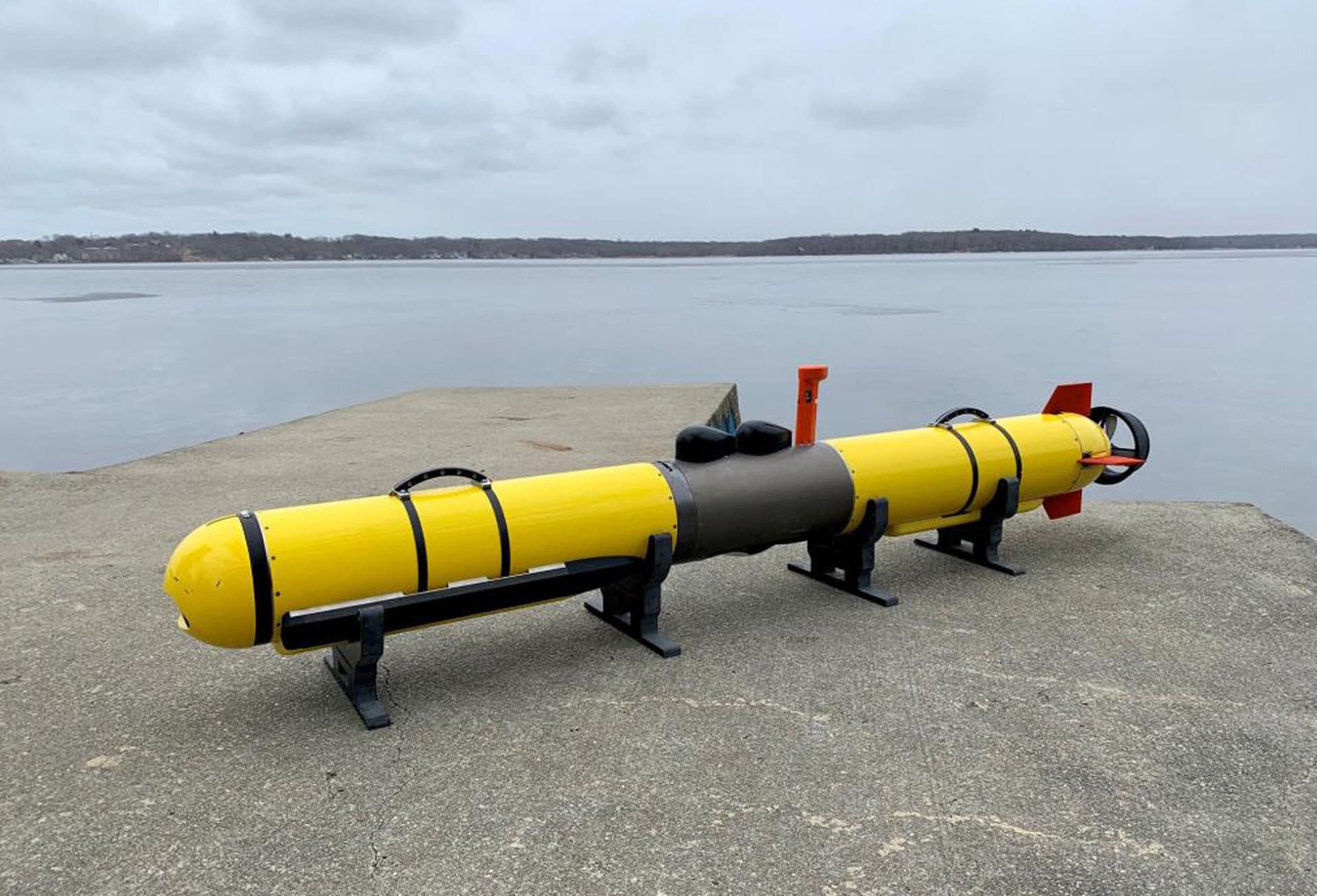 Iver4 900 AUV